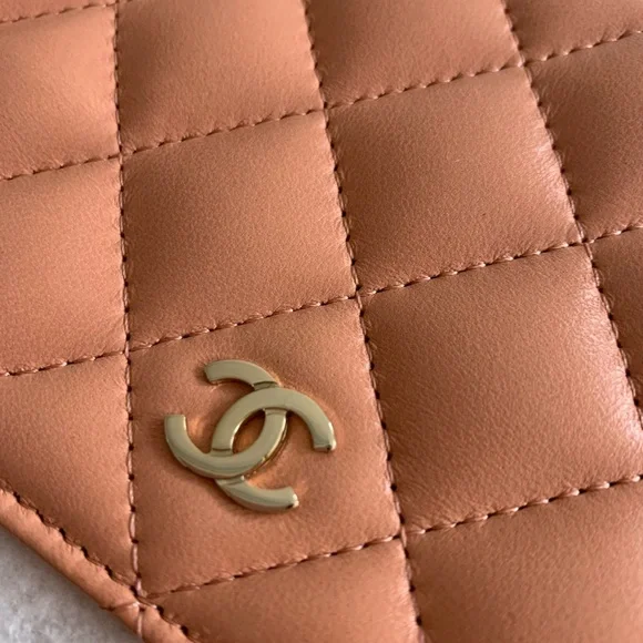 CHANEL Classic Wallet On Chain WOC in Salmon Beige Lambskin Leather - Picture 12 of 16
